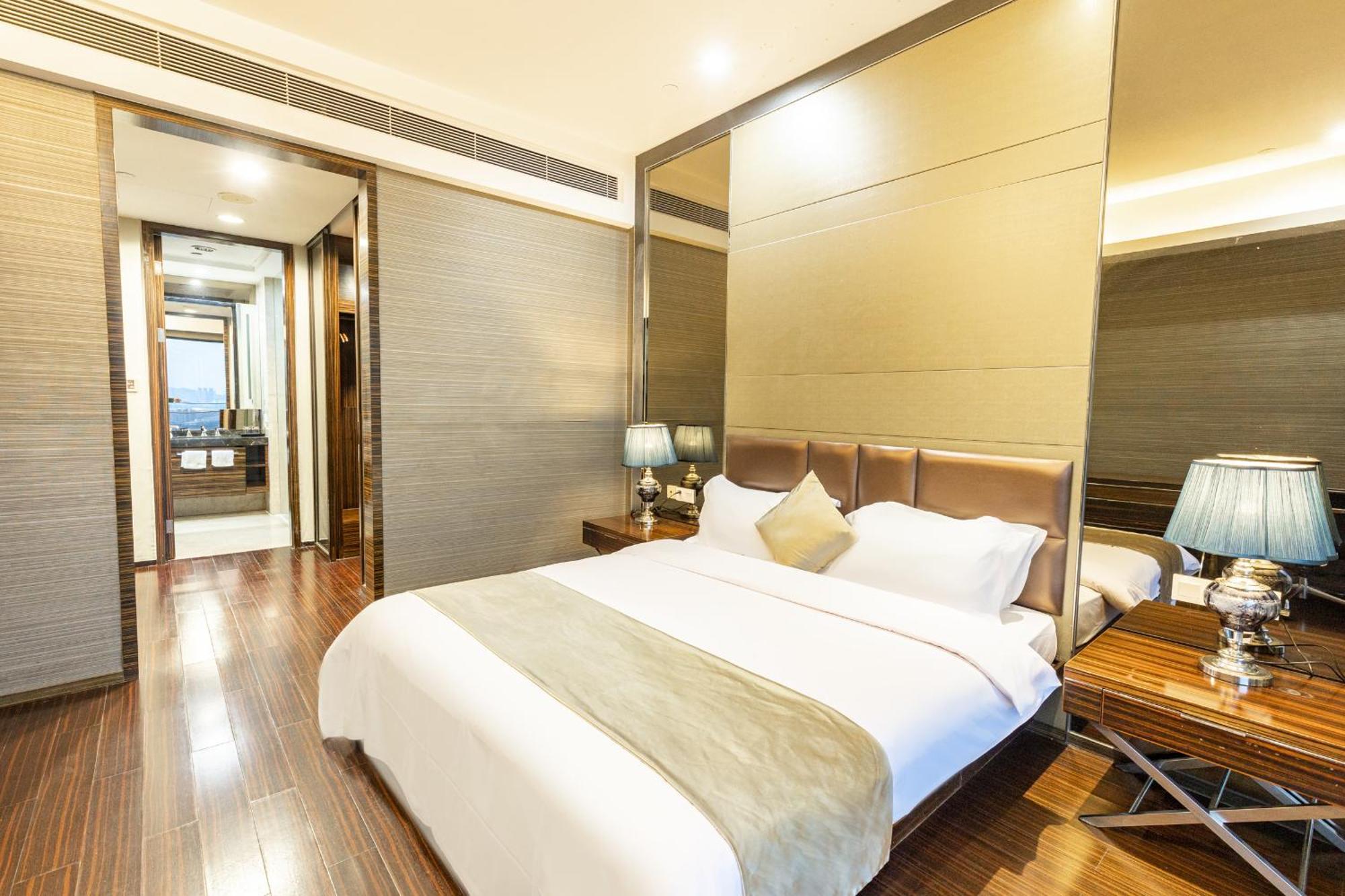 Xing Yi International - Poly World Branch Apartment *